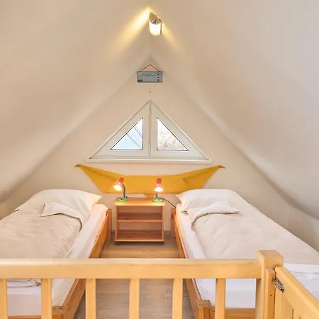 Neptun 12, 4 * دوهنين